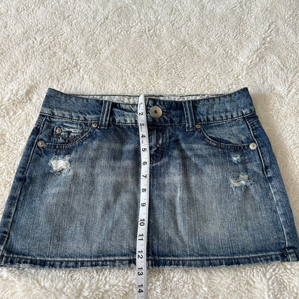 So Wear It Declare It Low Rise Blue Denim Mini Skirt Sz7 Embroidered Retro 2000s - Picture 4 of 6